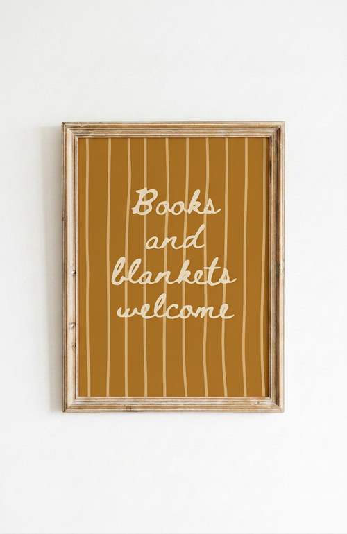 Books and Blankets Poster in warmem Senfgelb